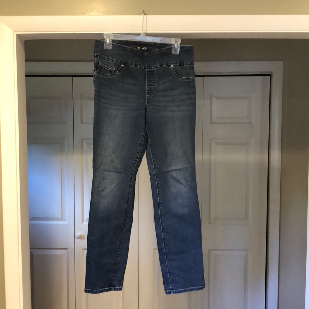 Lee size 10 medium straight leg